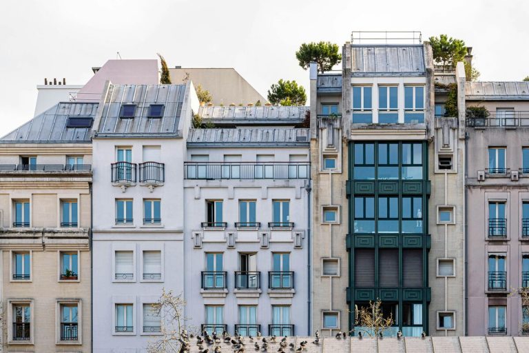 découvrez pourquoi l'assurance habitation va augmenter de 12 % en 2025 et 2026 selon un expert, et comment cette hausse impactera votre budget.